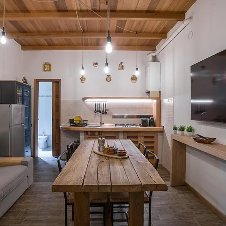 Guesthost - Il Cedro - Cozy House For 4 Appartamento