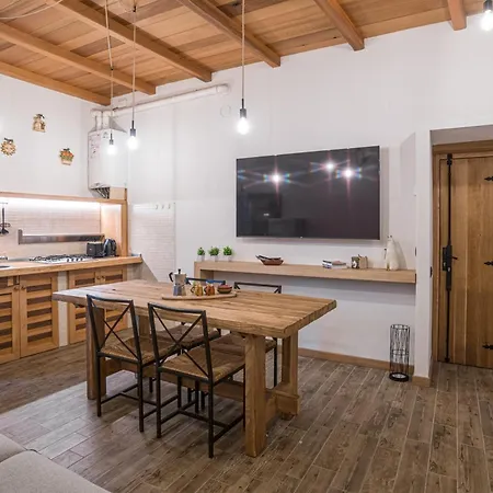 Appartamento Guesthost - Il Cedro - Cozy House For 4 *