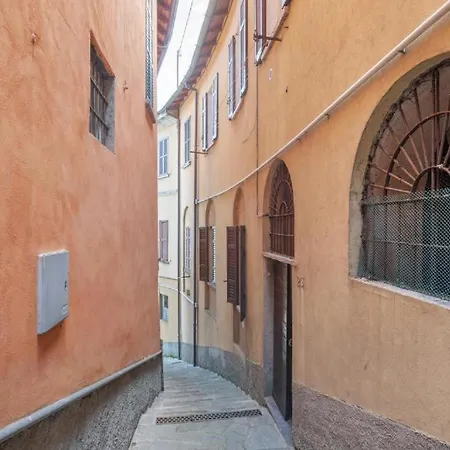 Appartamento Guesthost - Il Cedro - Cozy House For 4 *
