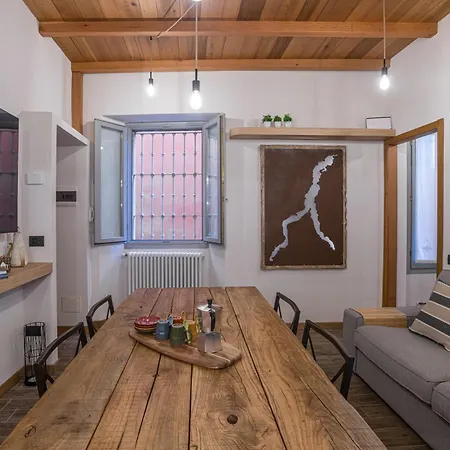 Guesthost - Il Cedro - Cozy House For 4 アパート