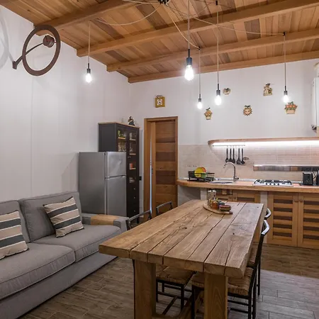 Apartament Guesthost - Il Cedro - Cozy House For 4 Moltrasio