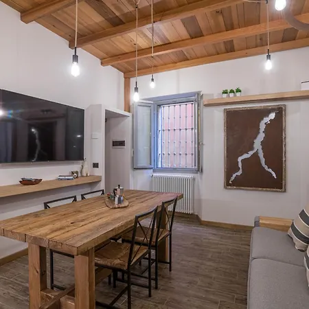 Guesthost - Il Cedro - Cozy House For 4 Apartament Moltrasio