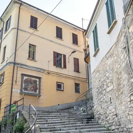 Guesthost - Il Cedro - Cozy House For 4 Apartament Moltrasio